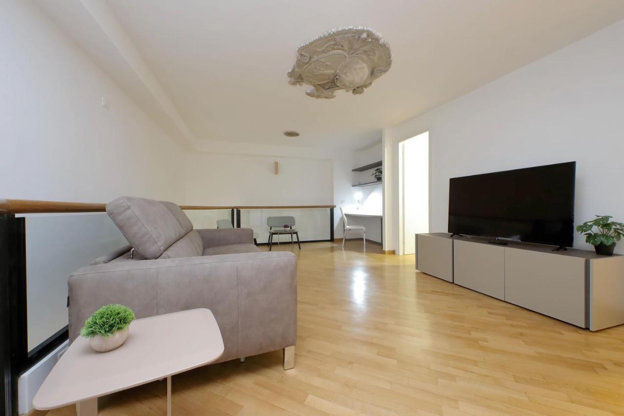 Trevi Suite Apartment - Barberini Рим Екстериор снимка